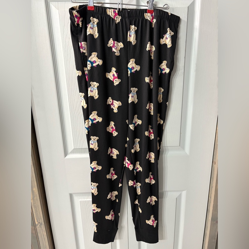 NWT Black Women’s Pajama Set with Bear Design size M 8/10 - Picture 7 of 7